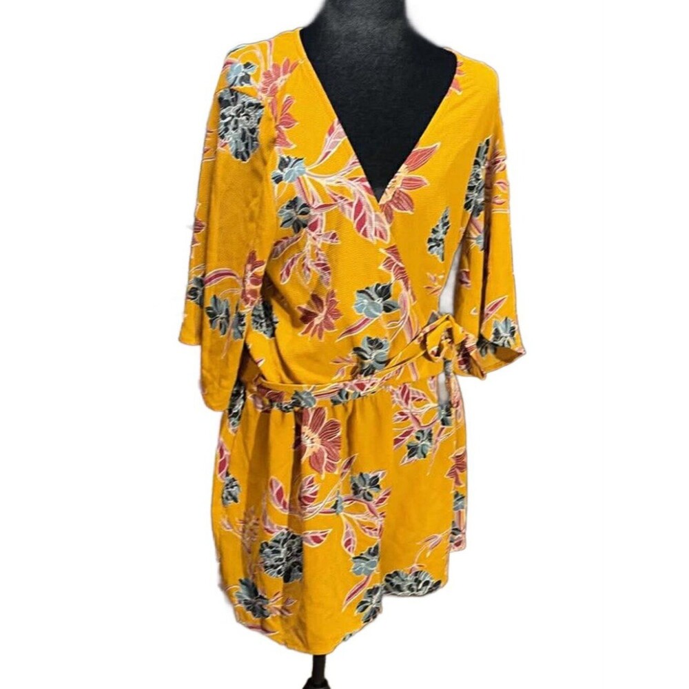 LAST CHANCE NWT Shyanne Faux Wrap Tunic